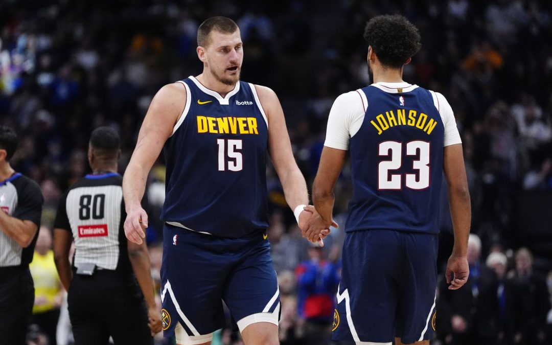 Denver piega Houston con un super Jokic, Detroit sbanca Boston