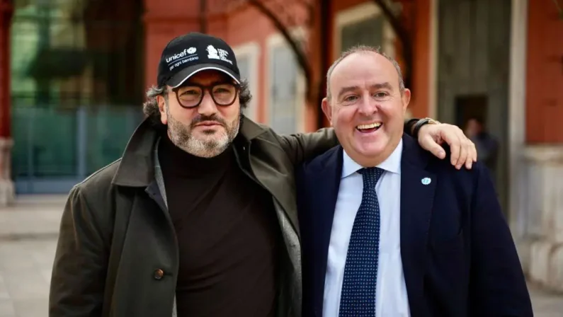 Al Petruzzelli di Bari il Capodanno della beneficenza con lo spettacolo “Mi ritorni in mente”