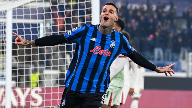 Scamacca e De Ketelaere fanno volare l’Atalanta, contro il Chelsea finisce 2-1