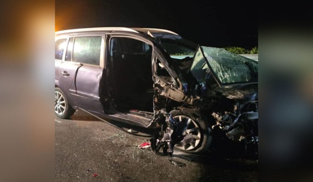 Grave incidente sulla Statale 106, tre feriti, uno è grave