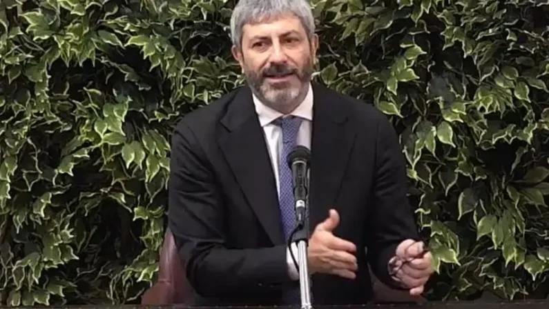 Campania, Fico “Per il momento terrò la delega alla sanità. Giunta prima di Natale? Vediamo…”