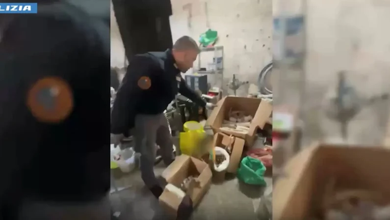 Fabbrica illegale di fuochi d’artificio nel Napoletano, denunciato 34enne