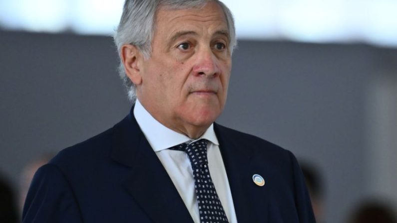 Tragedia Svizzera, Tajani “Accertare responsabilità e salvare vite umane”