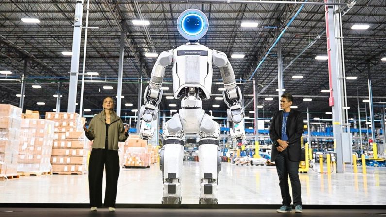 Hyundai presenta al CES strategia robotica basata su IA e incentrata sull’uomo