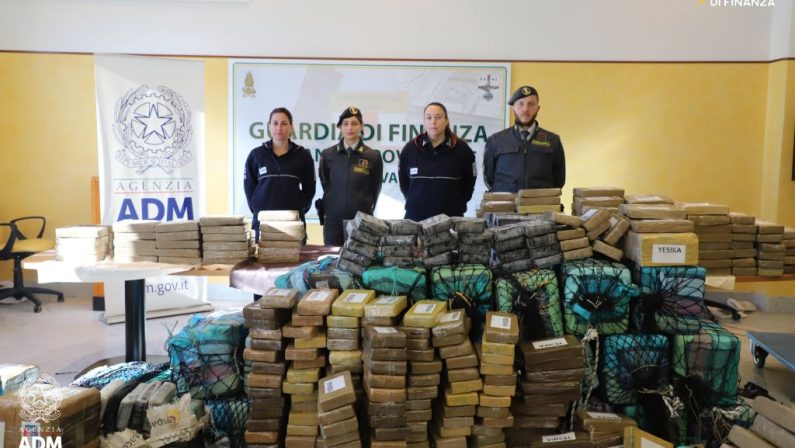 Genova, maxi sequestro all’interno del Porto di 2 tonnellate di cocaina