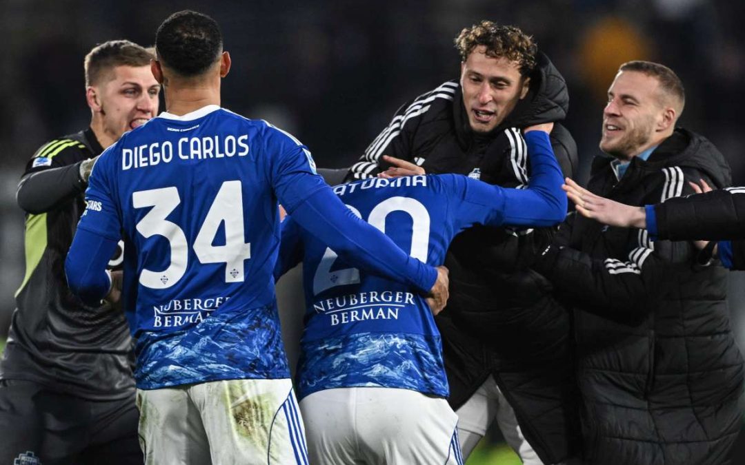 Baturina salva il Como nel recupero, col Bologna finisce 1-1