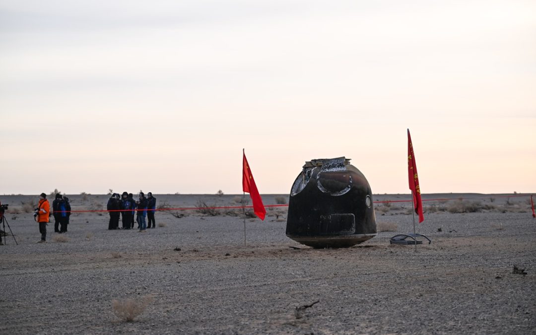 Cina, atterrata a Dongfeng la capsula di rientro Shenzhou-20