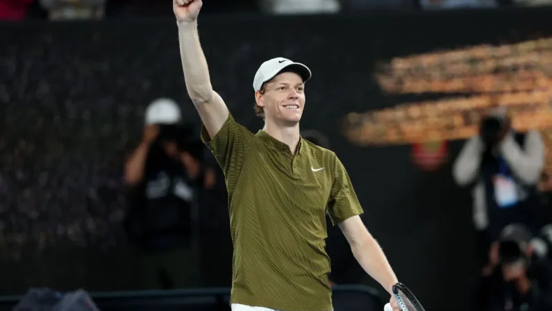 Sinner, tutto facile contro Shelton: è in semifinale agli Australian Open. Ora la sfida con Djokovic