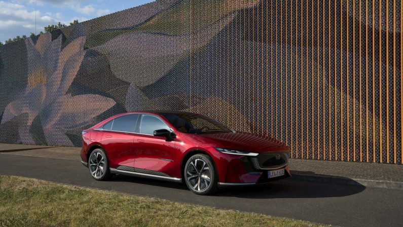 Mazda6e finalista per il World Car Design of the Year 2026