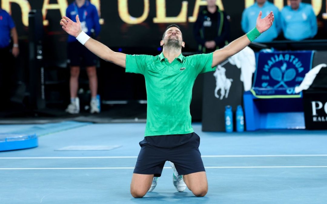 Djokovic batte Sinner al quinto set e vola in finale degli Australian Open