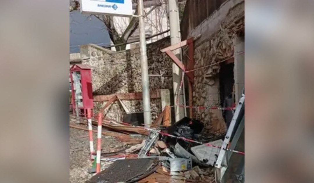 Assalto al bancomat a Vallefiorita, obiettivo la Bcc Montepaone