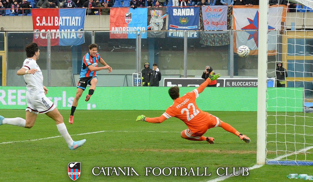 La rete del 2-0 per il Catania siglata da Lunetta