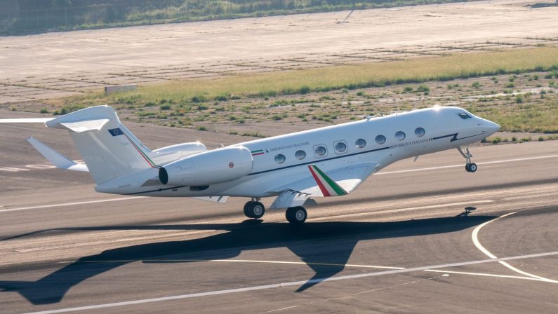 Neonato da Lamezia Terme a Napoli con un trasporto sanitario d’urgenza dell’Aeronautica Militare
