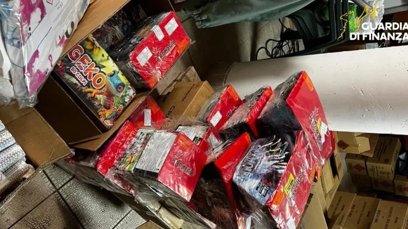 Capodanno, maxi sequestri di botti illegali da Nord a Sud