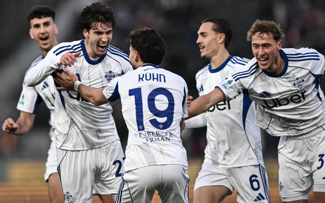 Il Como non si ferma più, Pisa battuto 0-3: in gol Perrone e Douvikas