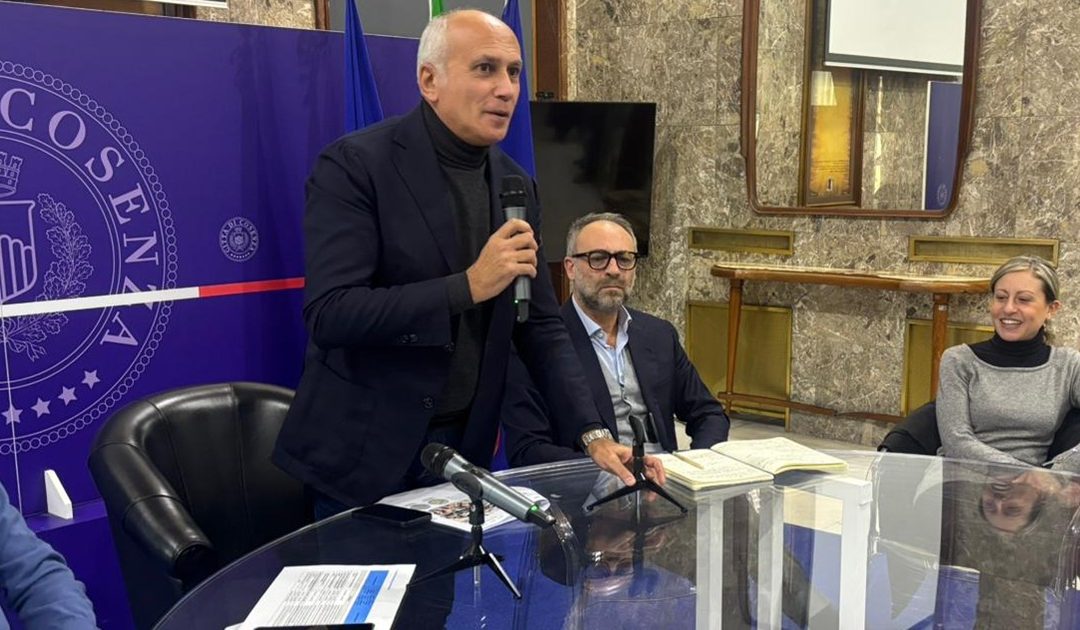 Cosenza, restyling di piazza Cappello