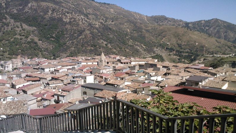 Longobucco, muore d’infarto durante il tragitto in ospedale