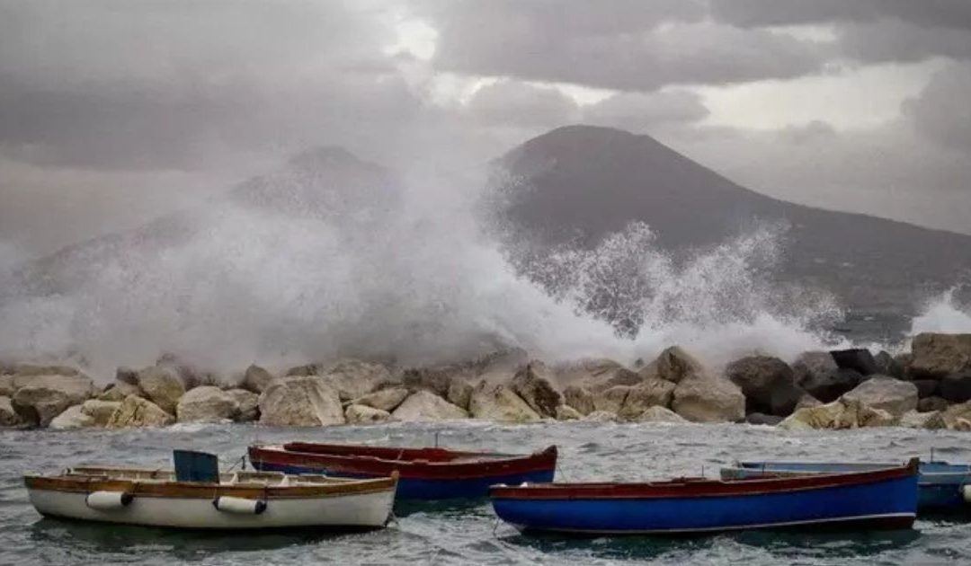 Maltempo in Campania, Ischia e Procida isolate