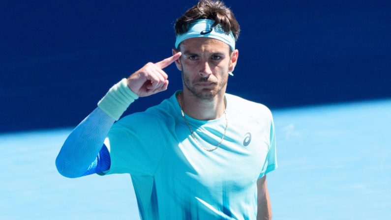 Atp Hong Kong, Musetti rimonta Etcheverry e vola ai quarti di finale