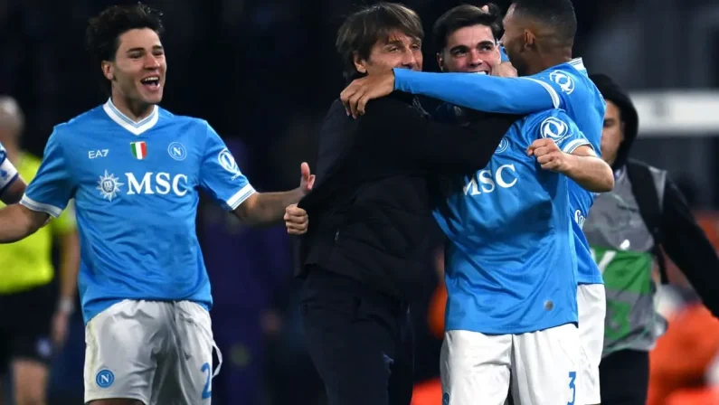 Il Napoli si riscatta in campionato, 2-1 a una Fiorentina mai doma
