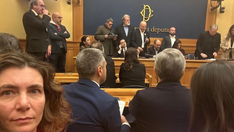 Convegno di Furgiuele con Casapound alla Camera, scoppia la bagarre