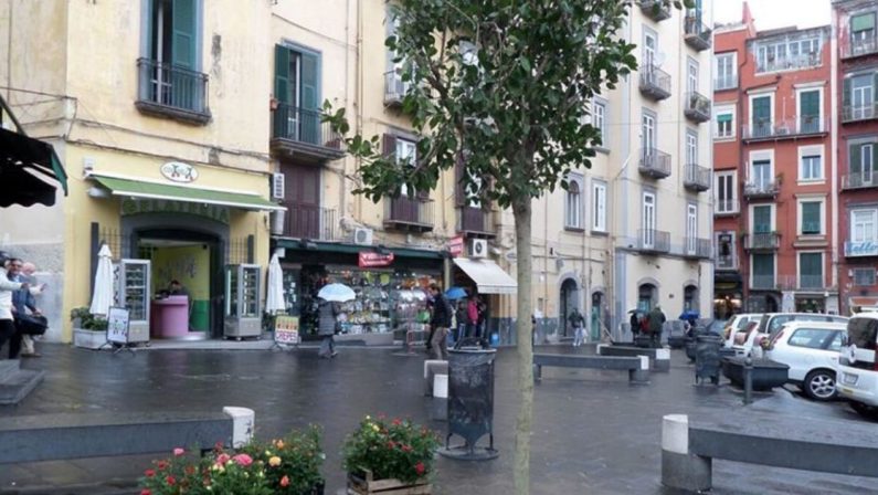 Spari in piazza Carolina a Napoli, arrestati tre minorenni