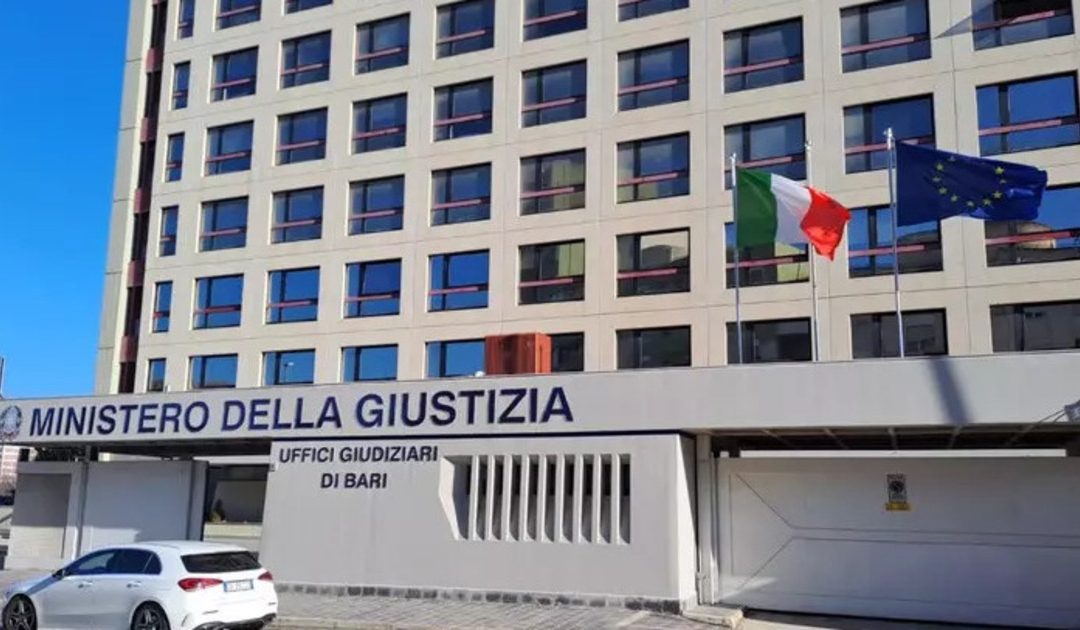 Procura Bari: spesi 30 milioni per indagini e 13 per le intercettazioni