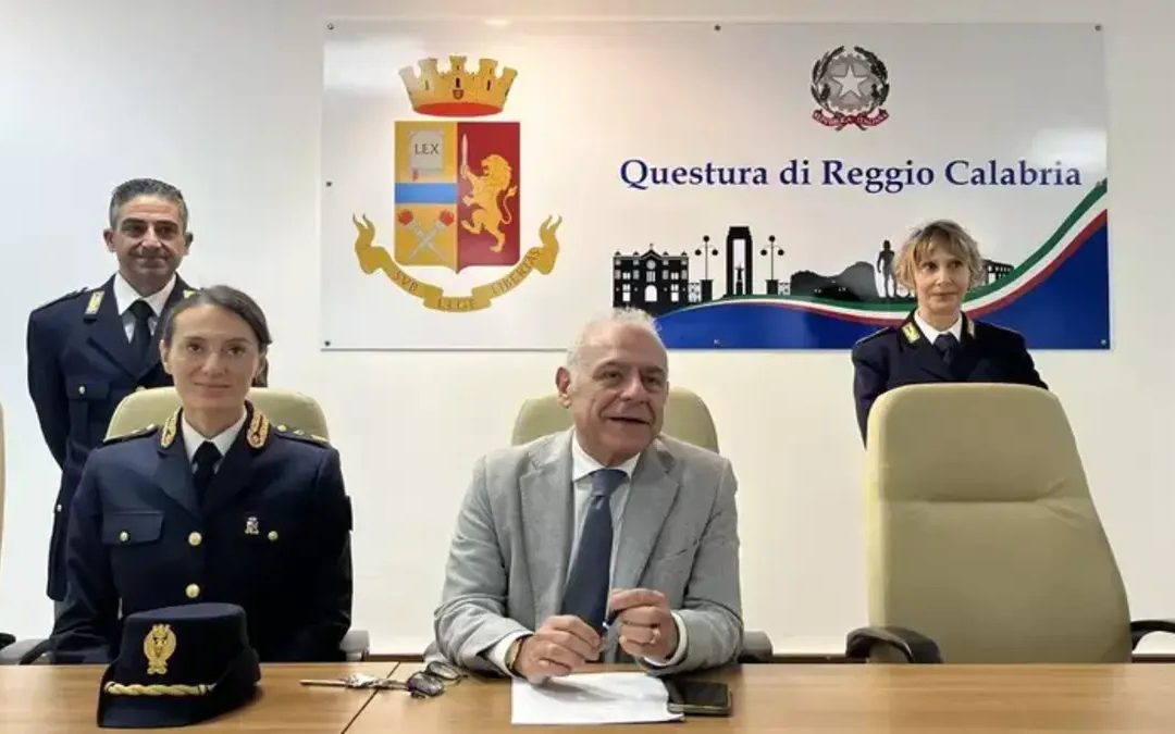 Reggio Calabria, il Questore La Rosa ai saluti: «Cittadini, denunciate»