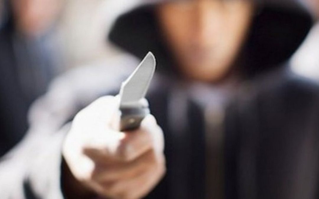 Napoli, rissa al McDonald’s di Fuorigrotta: minorenne tenta di accoltellare un coetaneo