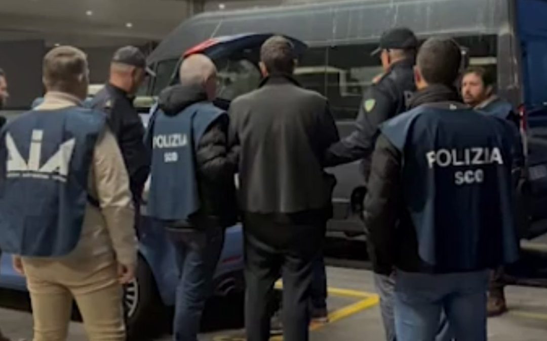 ‘Ndrangheta, il latitante Camporesi estradato in Italia dalla Turchia