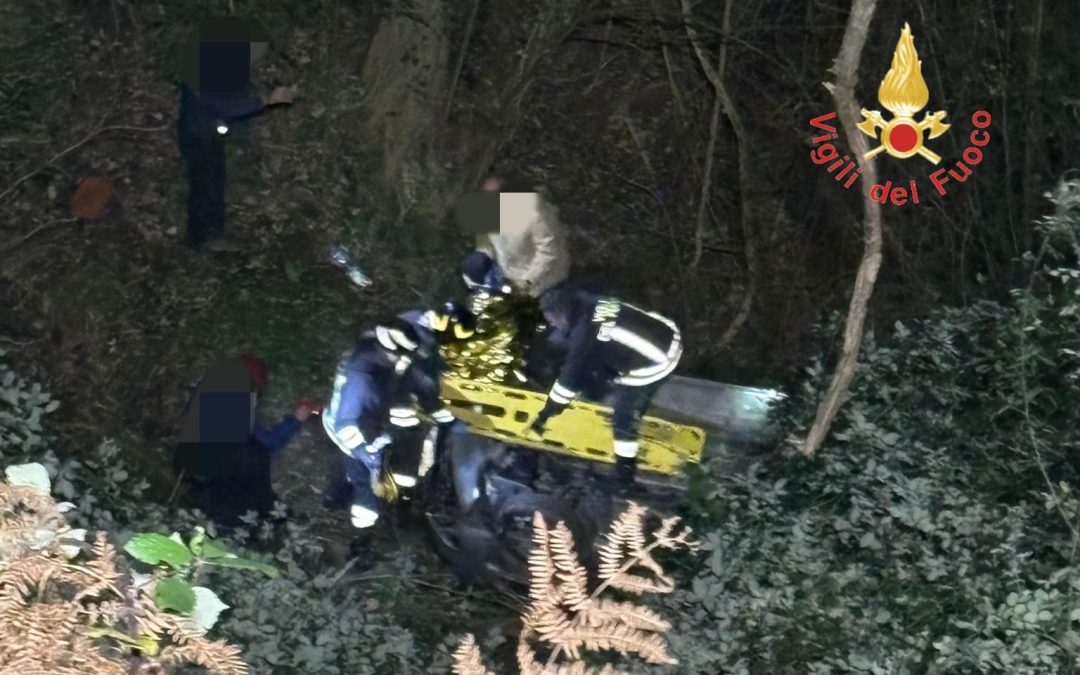 Auto in un burrone nel lametino, salvata una donna