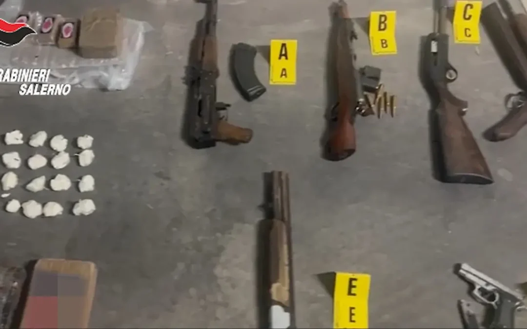 Agro Nocerino Sarnese, arrestate tre persone per detenzione di droga, armi e munizioni / Video