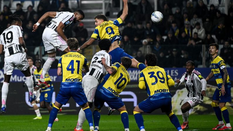 Poker della Juve, vince 4-1 a Parma con doppietta di Bremer