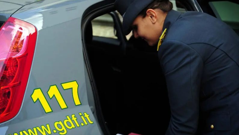 Maxi frode fiscale. Trasferiti all’estero 32.6 milioni, arrestato imprenditore