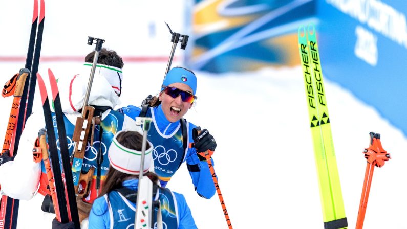 Italia argento nella staffetta di biathlon con Giacomel, Hofer, Wierer e Vittozzi