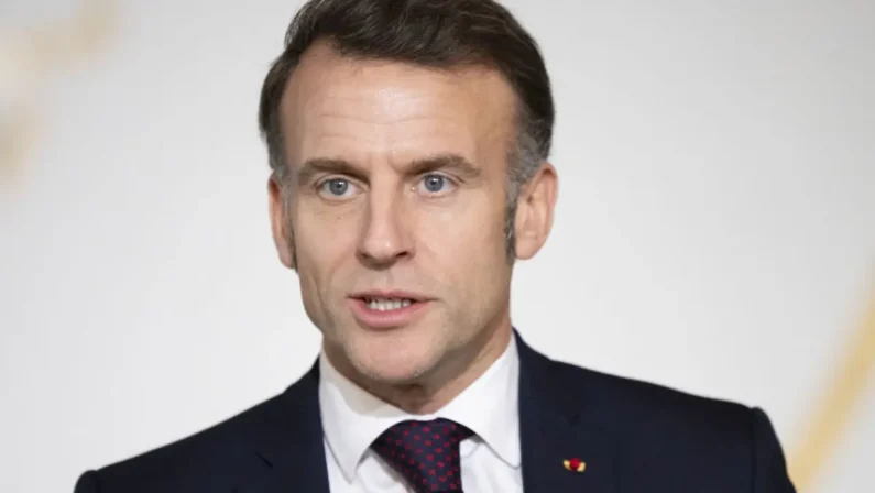 Macron “E’ il momento del risveglio europeo”