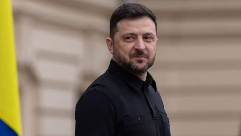 “FT”, il 24 febbraio Zelensky annuncerà le elezioni e un referendum sulla pace