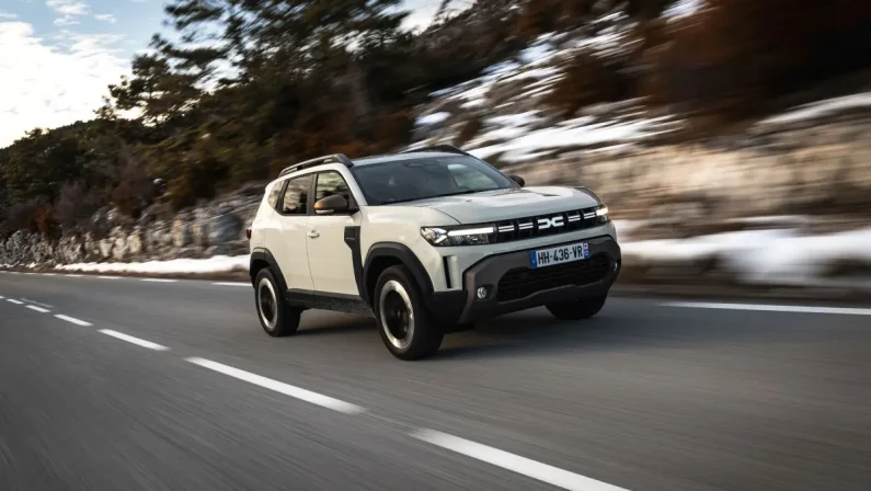 Dacia rinnova Duster, nuovi motori più potenti ed efficienti