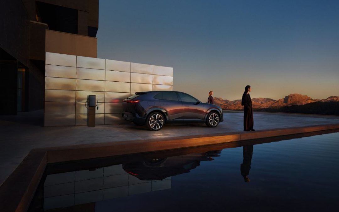 La Mazda CX-6e debutta al MAXXI tra arte, visione e innovazione