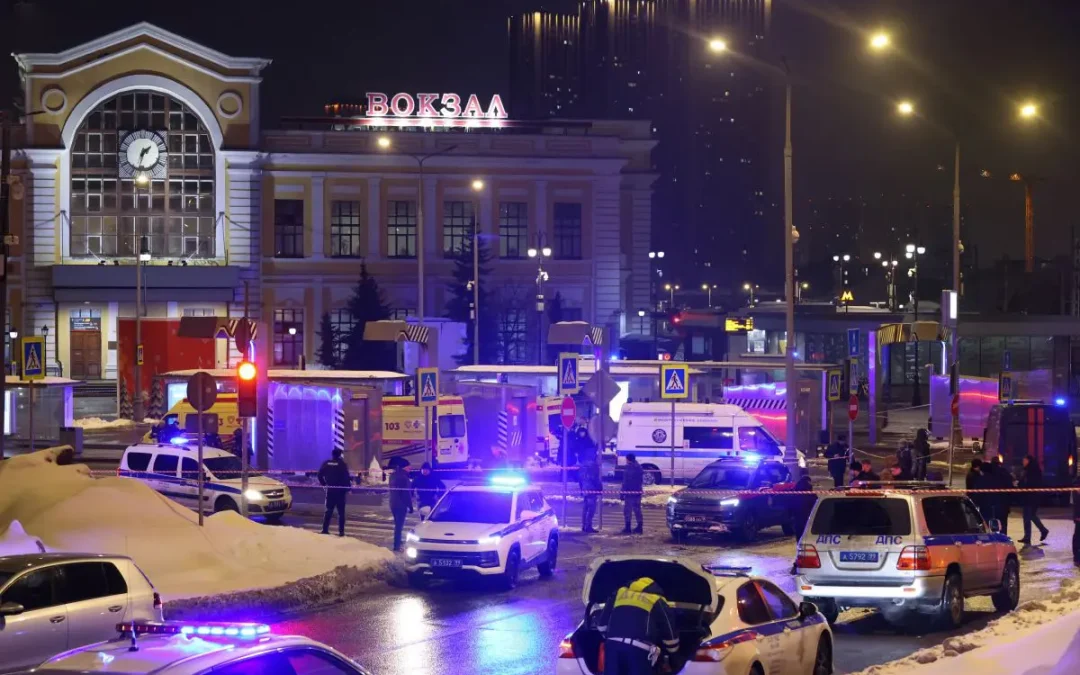 Esplode ordigno alla stazione Savelovsky di Mosca, ucciso un agente