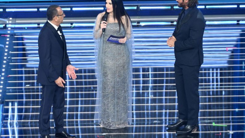 Da Tiziano Ferro a Can Yaman, al via Sanremo con omaggio a Baudo