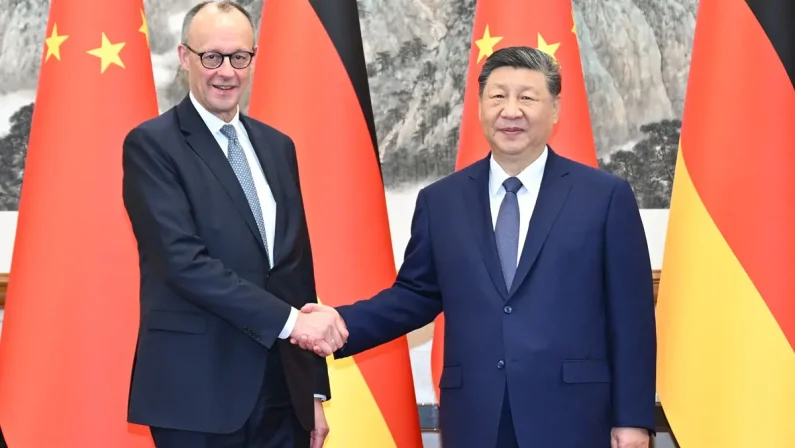 Il leader cinese Xi Jinping incontra a Pechino il cancelliere tedesco Merz
