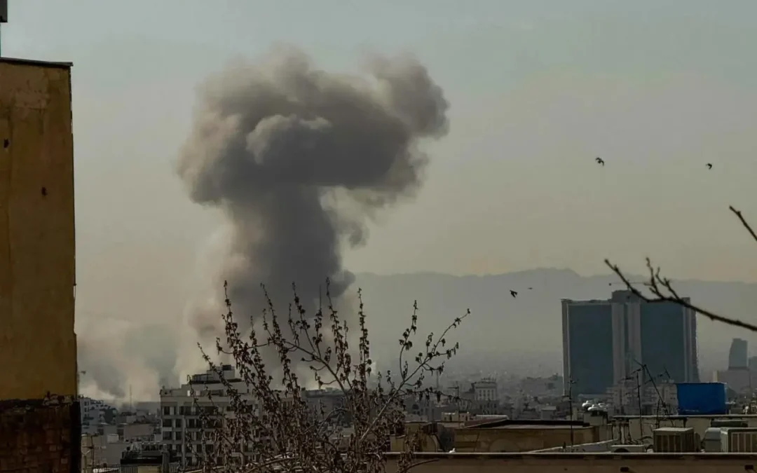 Israele e Usa lanciano attacco all’Iran, Trump “Operazione su larga scala”
