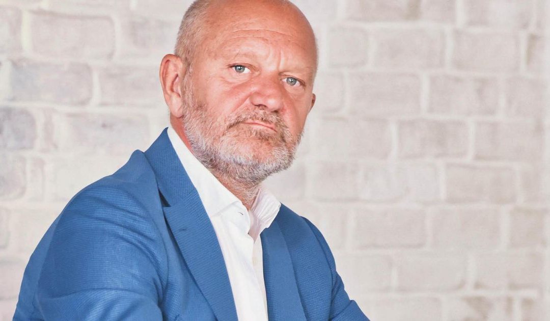 Sanremo 2026, Lillo e Pucci co-conduttori ma Pucci rinuncia e diventa caso politico