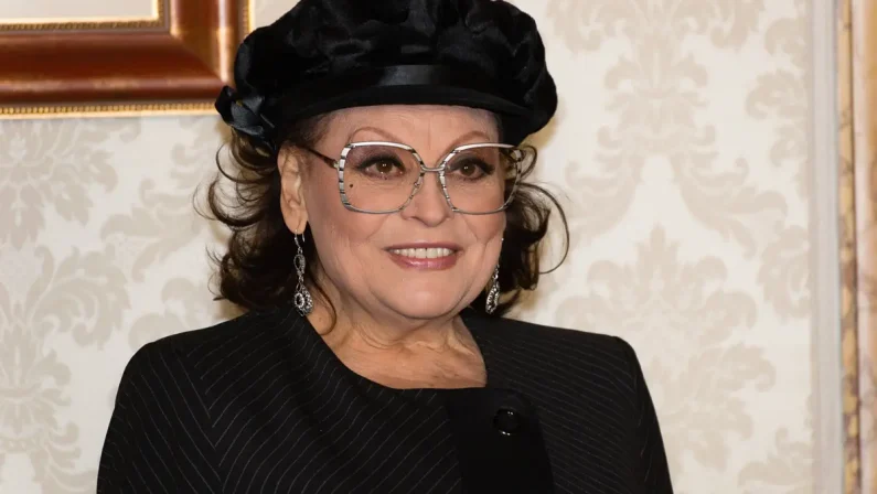 E’ morta l’attrice e cantante Angela Luce, il cordoglio di Fico “Ha rappresentato la tradizione partenopea”