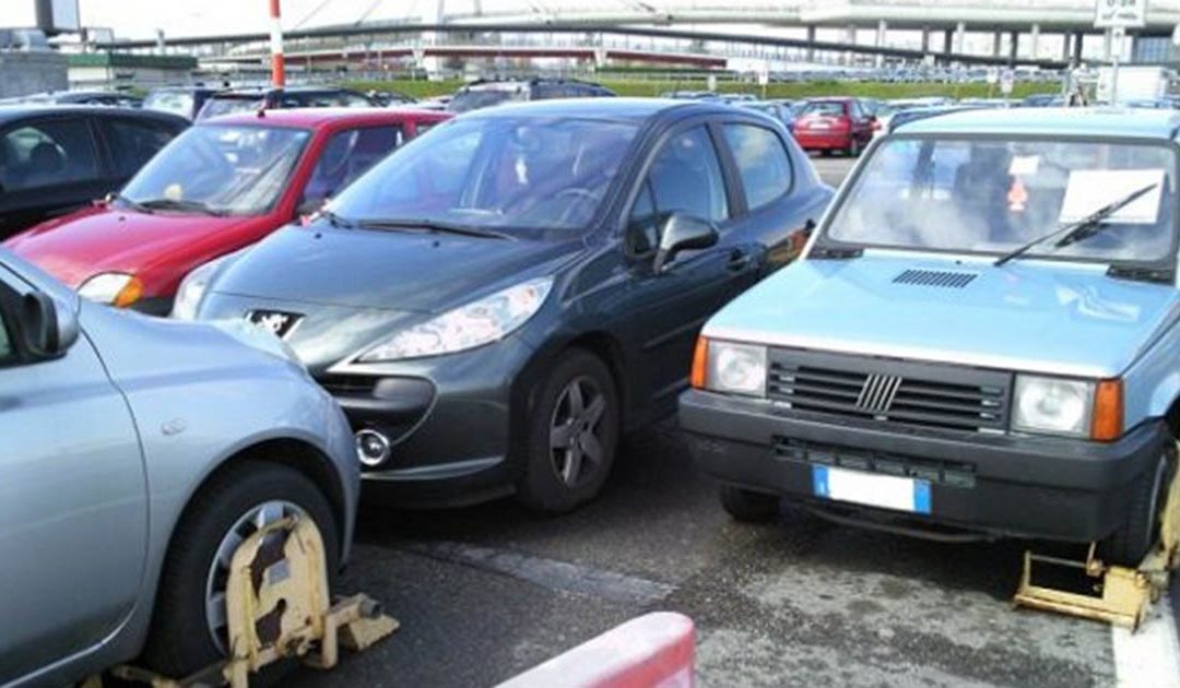 Svolta per gli automobilisti: sì alla rottamazione delle auto sottoposte a fermo amministrativo
