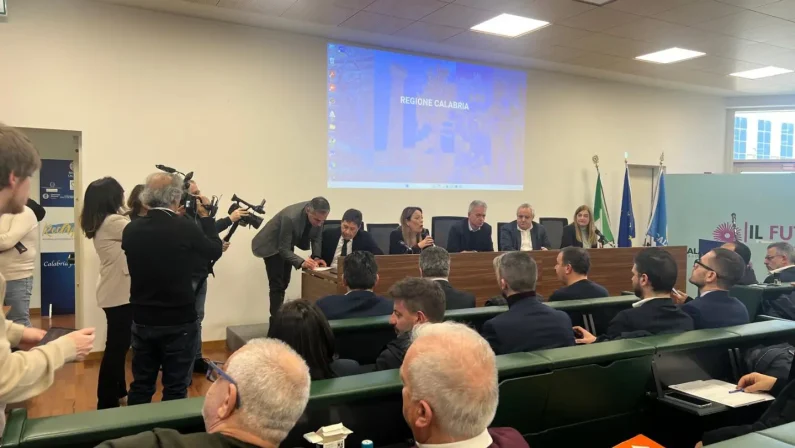 Bando “Abita Borghi Montani Calabria”, sottoscritte le convenzioni tra la Regione e 64 comuni