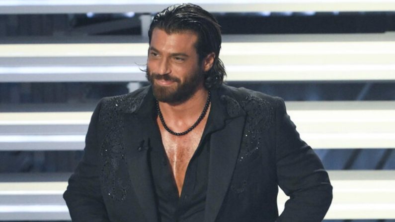 Sanremo 26, tra i due Sandokan vince Carlokan, Kabir benedice Can