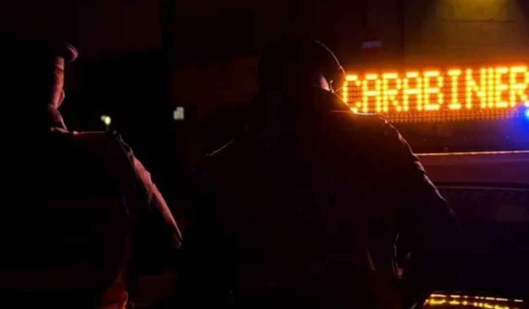 Rissa nel Napoletano: accoltellato un 17enne, feriti il padre e lo zio