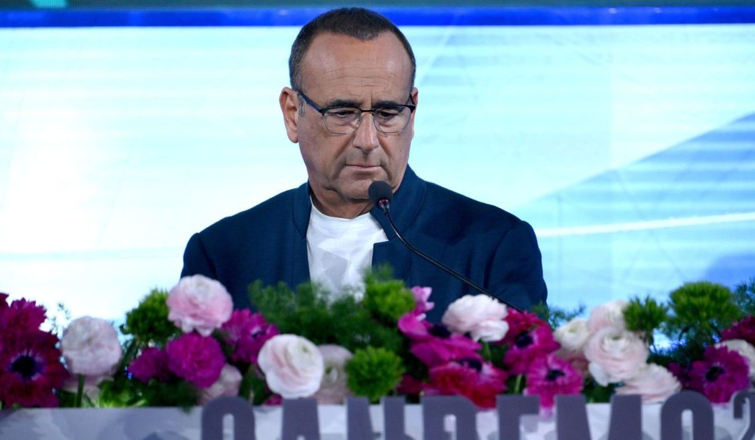 Carlo Conti in conferenza stampa (foto di Ettore Ferrari/Ansa)